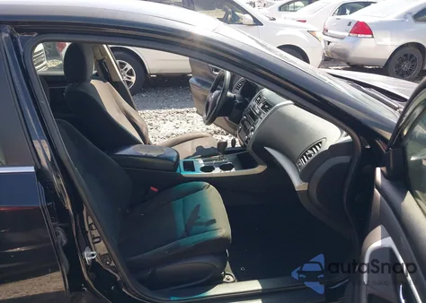 2015 Nissan Altima 2.5/2.5 S/2.5 Sl/2.5 Sv z USA, uszkodzony, nr VIN 1N4AL3AP2FC275116